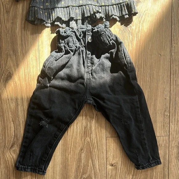 Zara Black and Gold Polka Dot top with black jeans size 18-24 months - Picture 4 of 4